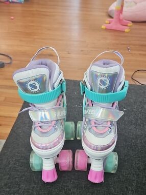 Kids' Iridescent Pink & Teal Quad Roller Skates